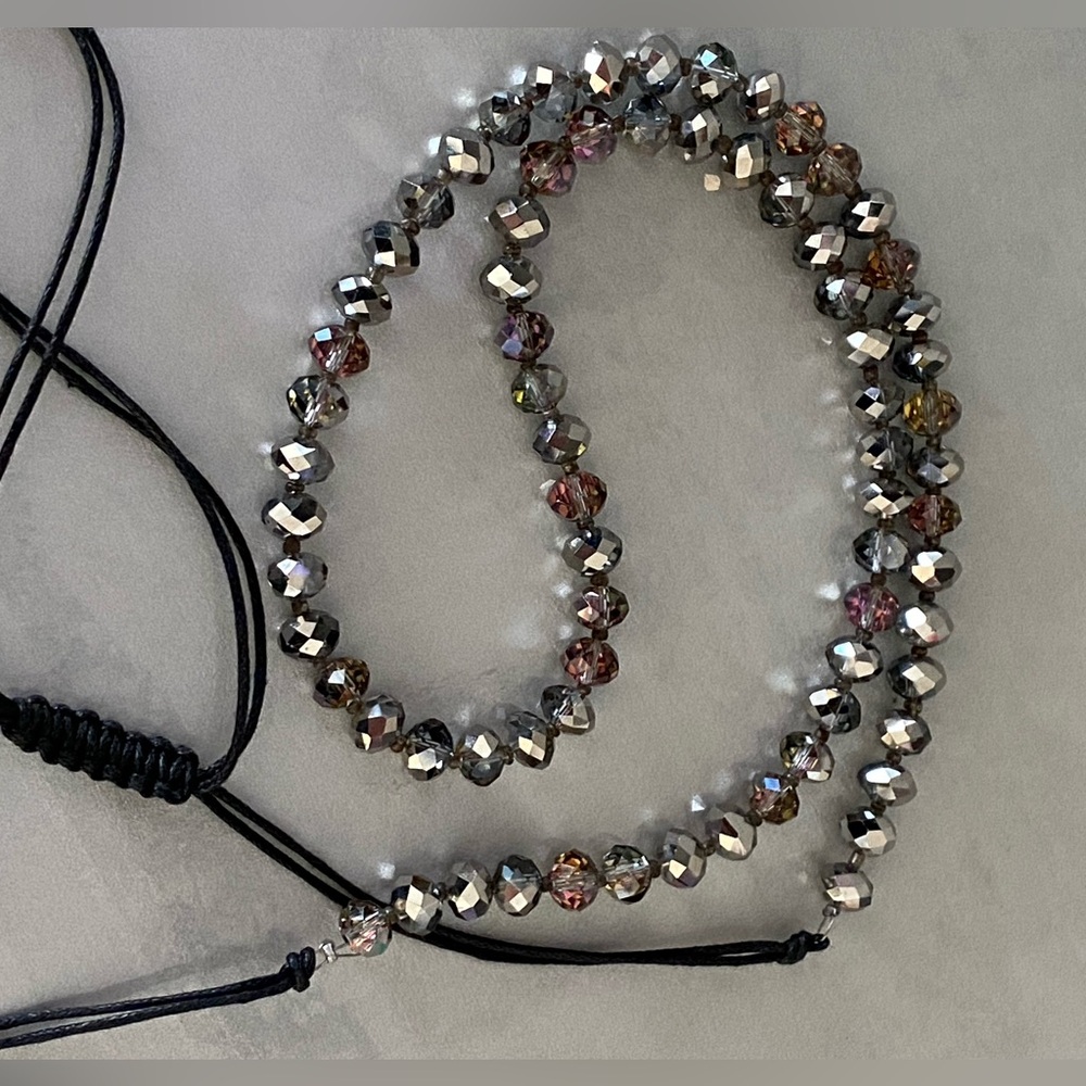 NWOTGorgeous Shimmering Faceted Beaded Necklace, Adjustable Cord w. Sliding Knot